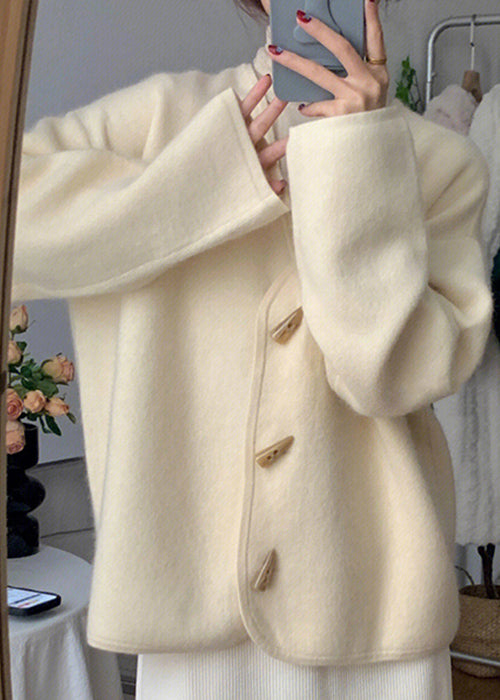 Beautifully Finished Coat in a Timeless Design