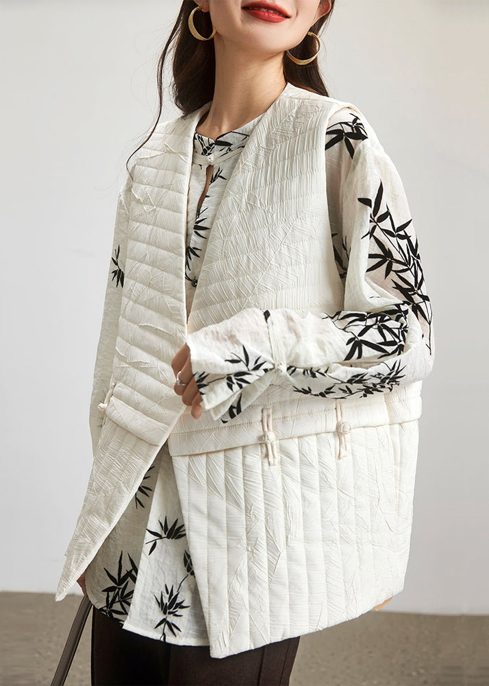 Well Tailored Coat with a Graceful Silhouette