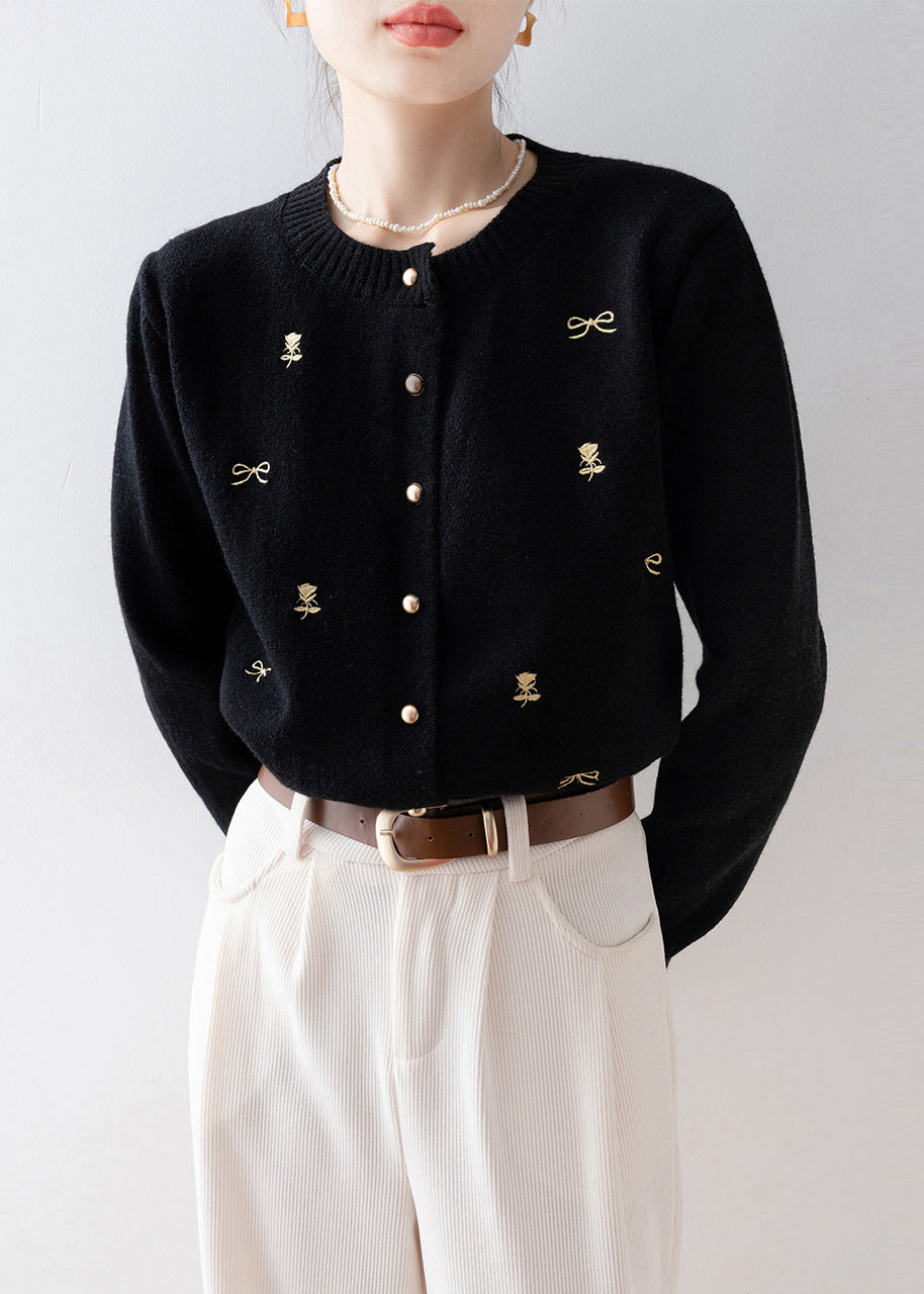 Well Tailored Cardigan with a Graceful Silhouette