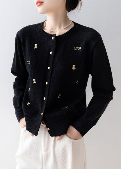 Well Tailored Cardigan with a Graceful Silhouette