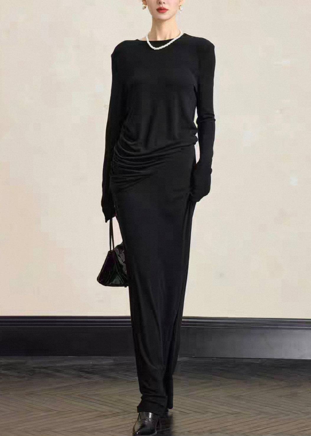 Well Tailored Top with a Graceful Silhouette