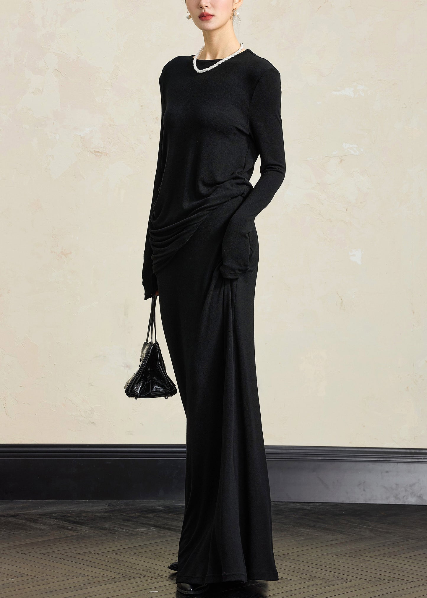 Well Tailored Top with a Graceful Silhouette