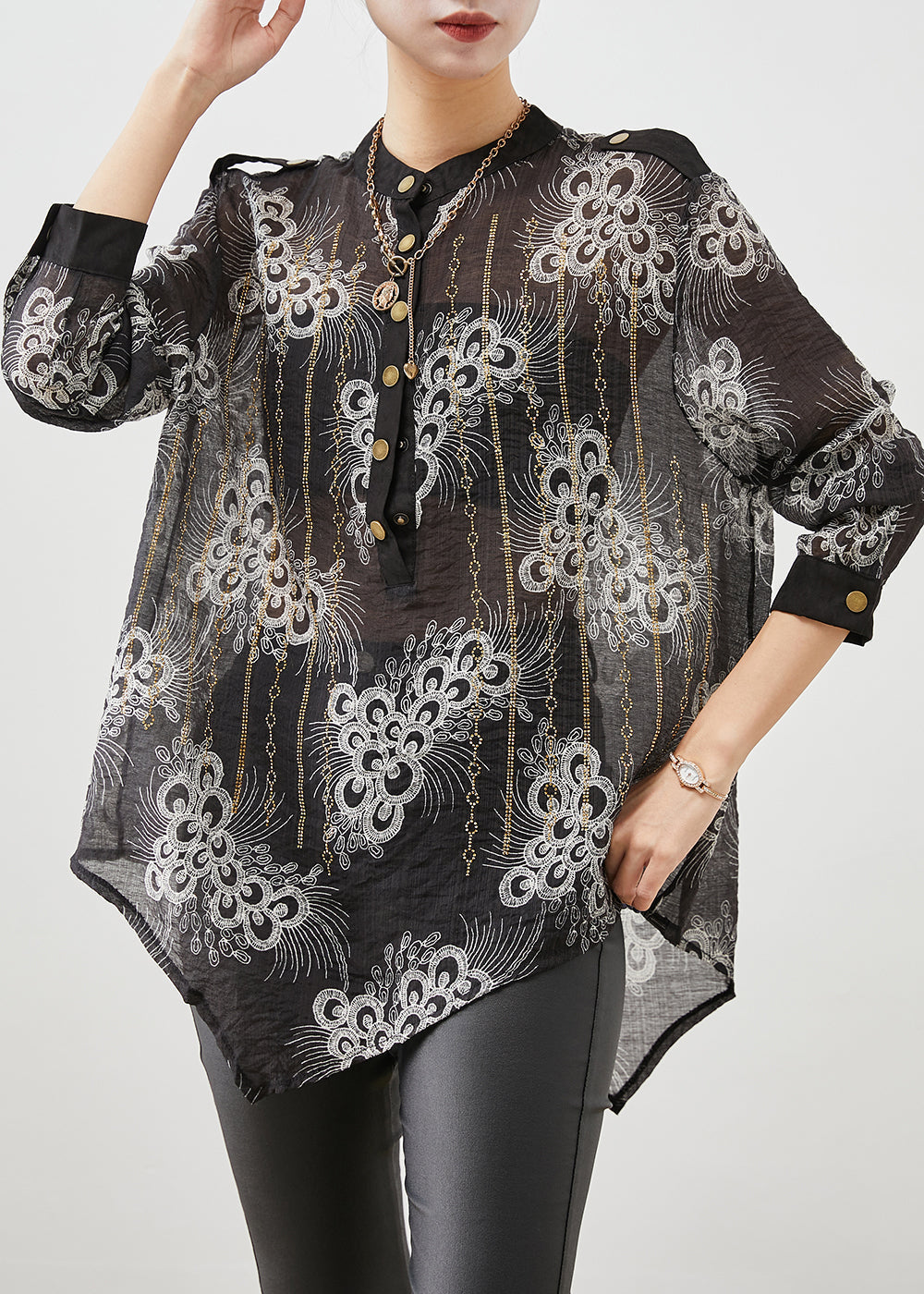 Well Tailored Shirt with a Graceful Silhouette