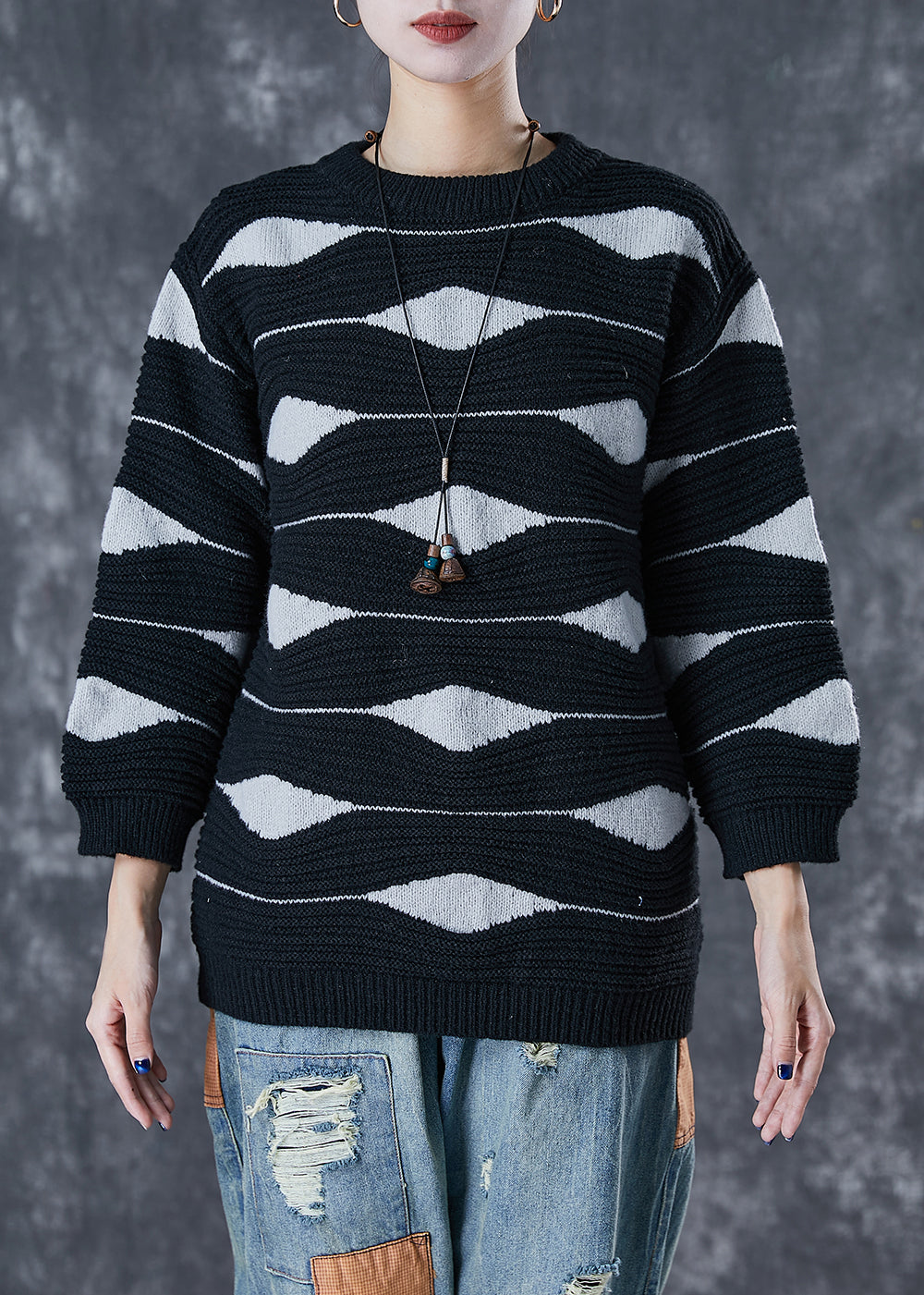 Effortlessly Elegant Sweater with a Timeless Design