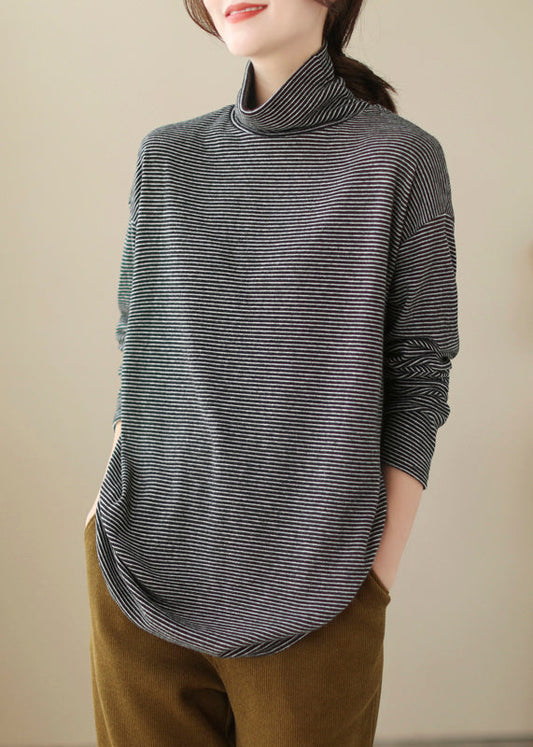Well Tailored Top with a Graceful Silhouette
