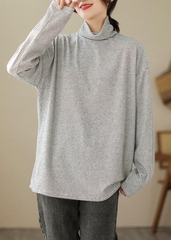 Well Tailored Top with a Graceful Silhouette