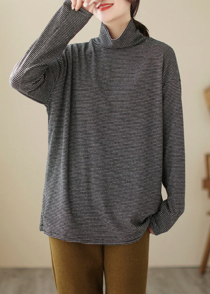 Well Tailored Top with a Graceful Silhouette