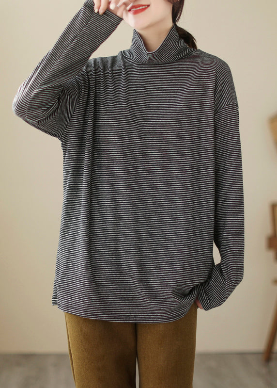 Well Tailored Top with a Graceful Silhouette