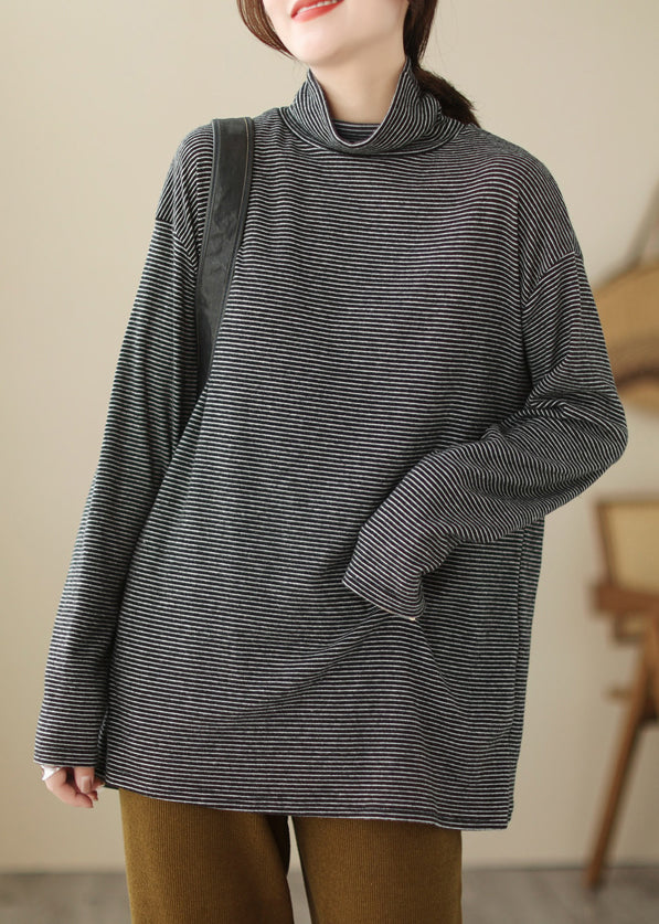 Well Tailored Top with a Graceful Silhouette