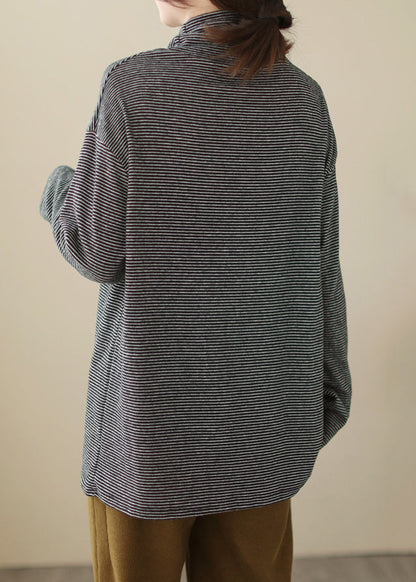 Well Tailored Top with a Graceful Silhouette