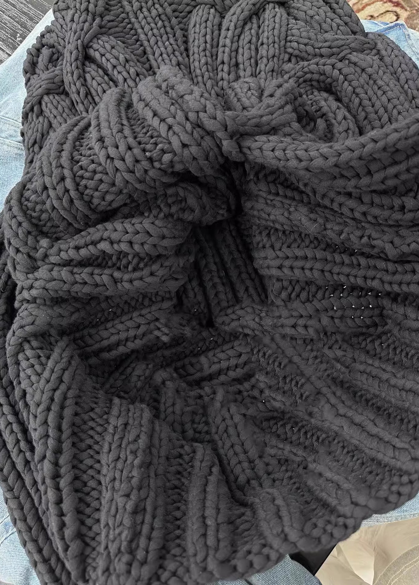 Well Tailored Sweater with a Graceful Silhouette