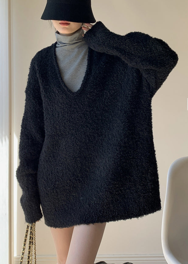 Sophisticated Garment with a Clean Classic Look