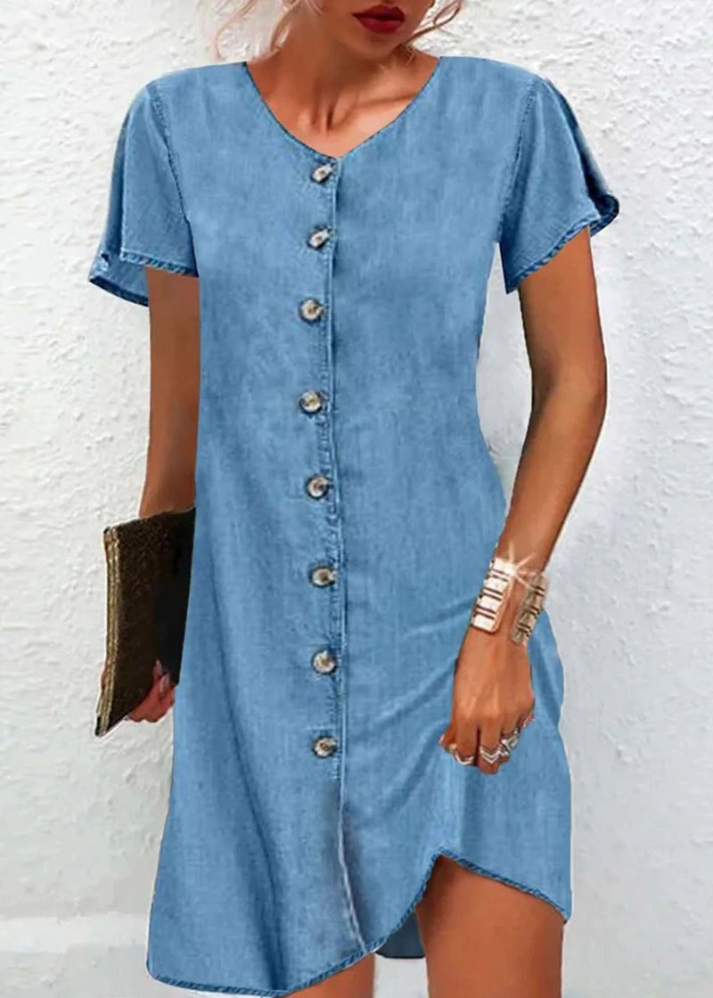 Beautifully Finished Dress in a Timeless Design