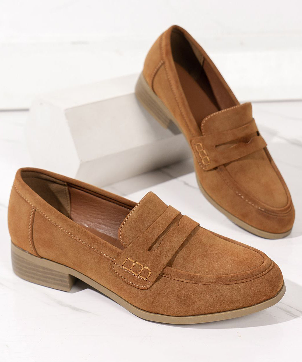 Chic Orthopedic Flats with Unique Design