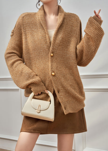 Well Tailored Coat with a Graceful Silhouette