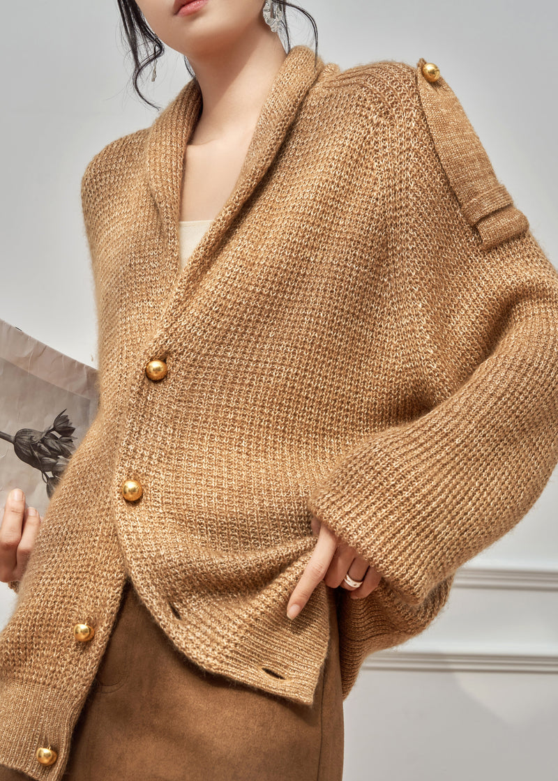 Well Tailored Coat with a Graceful Silhouette