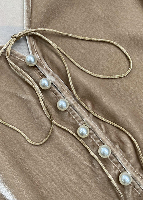 Effortlessly Elegant Top with a Timeless Design