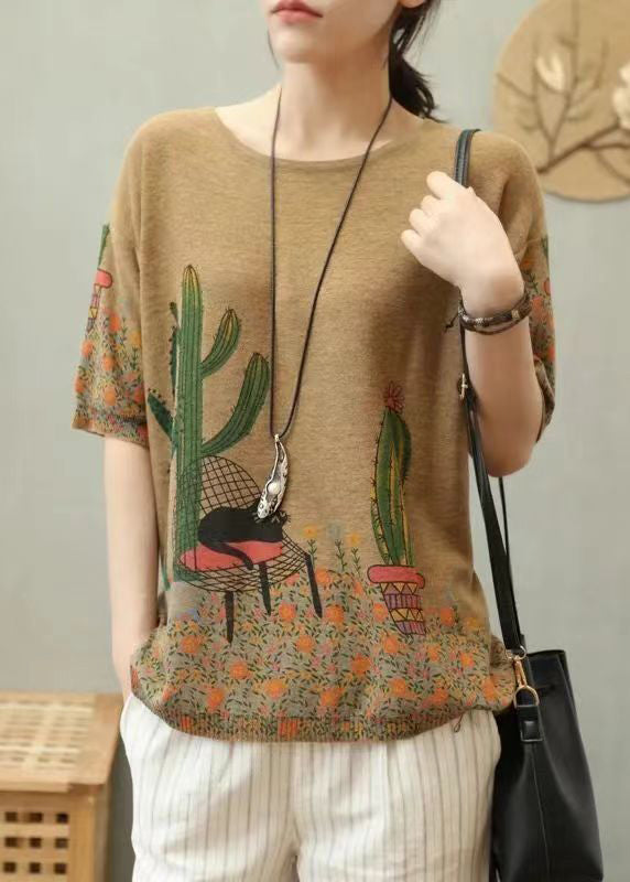 Well Tailored Top with a Graceful Silhouette
