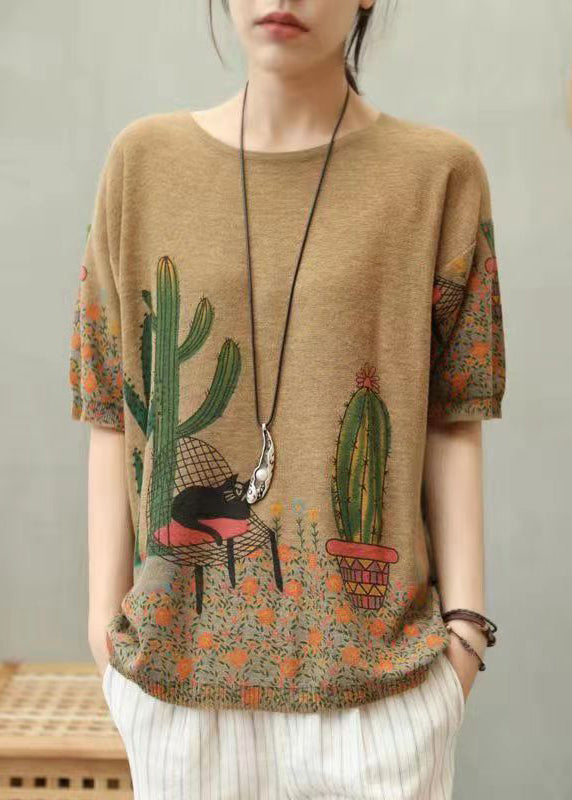 Well Tailored Top with a Graceful Silhouette
