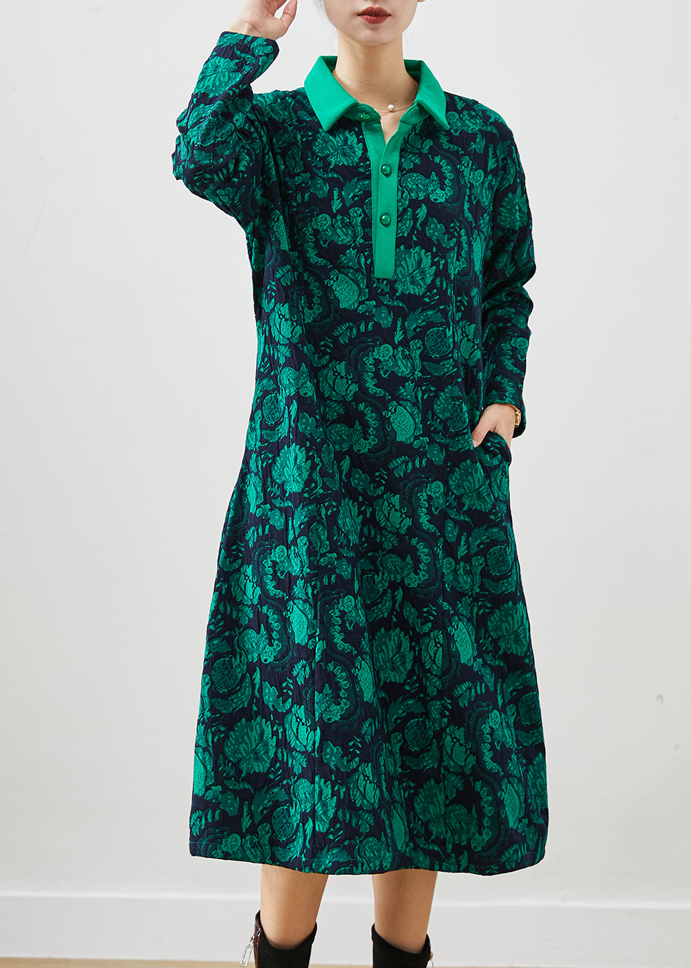Beautifully Finished Dress in a Timeless Design