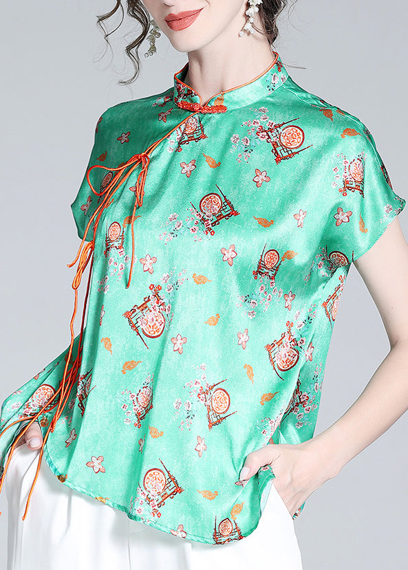 Effortlessly Elegant Top with a Timeless Design
