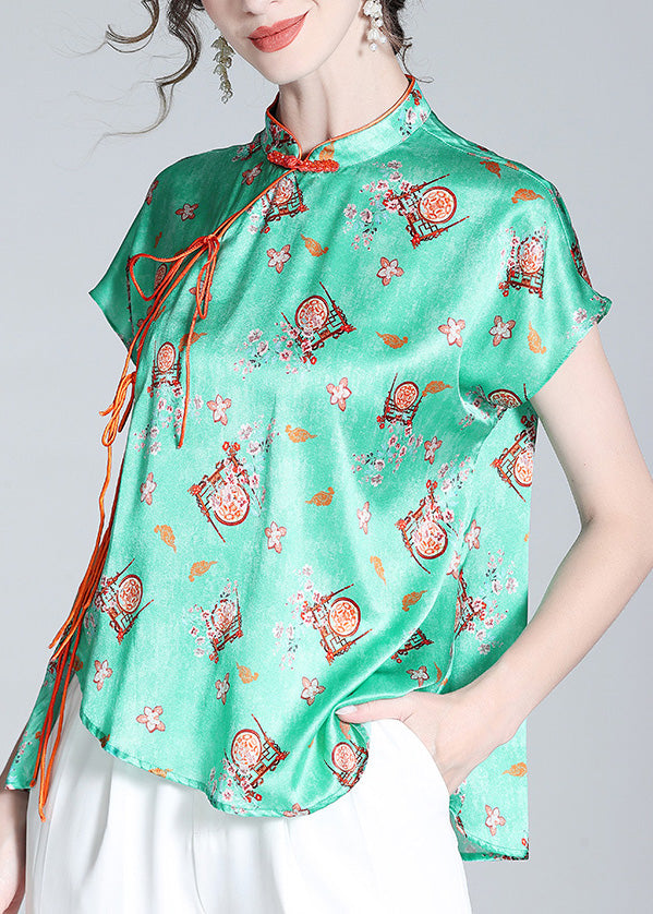 Effortlessly Elegant Top with a Timeless Design