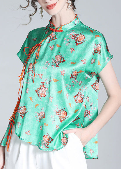 Effortlessly Elegant Top with a Timeless Design