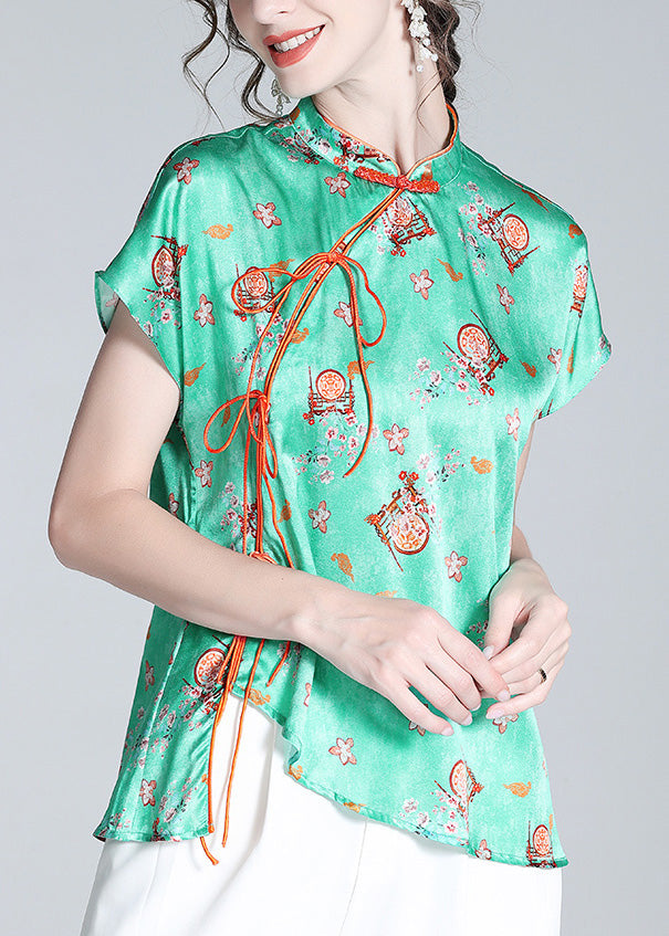Effortlessly Elegant Top with a Timeless Design