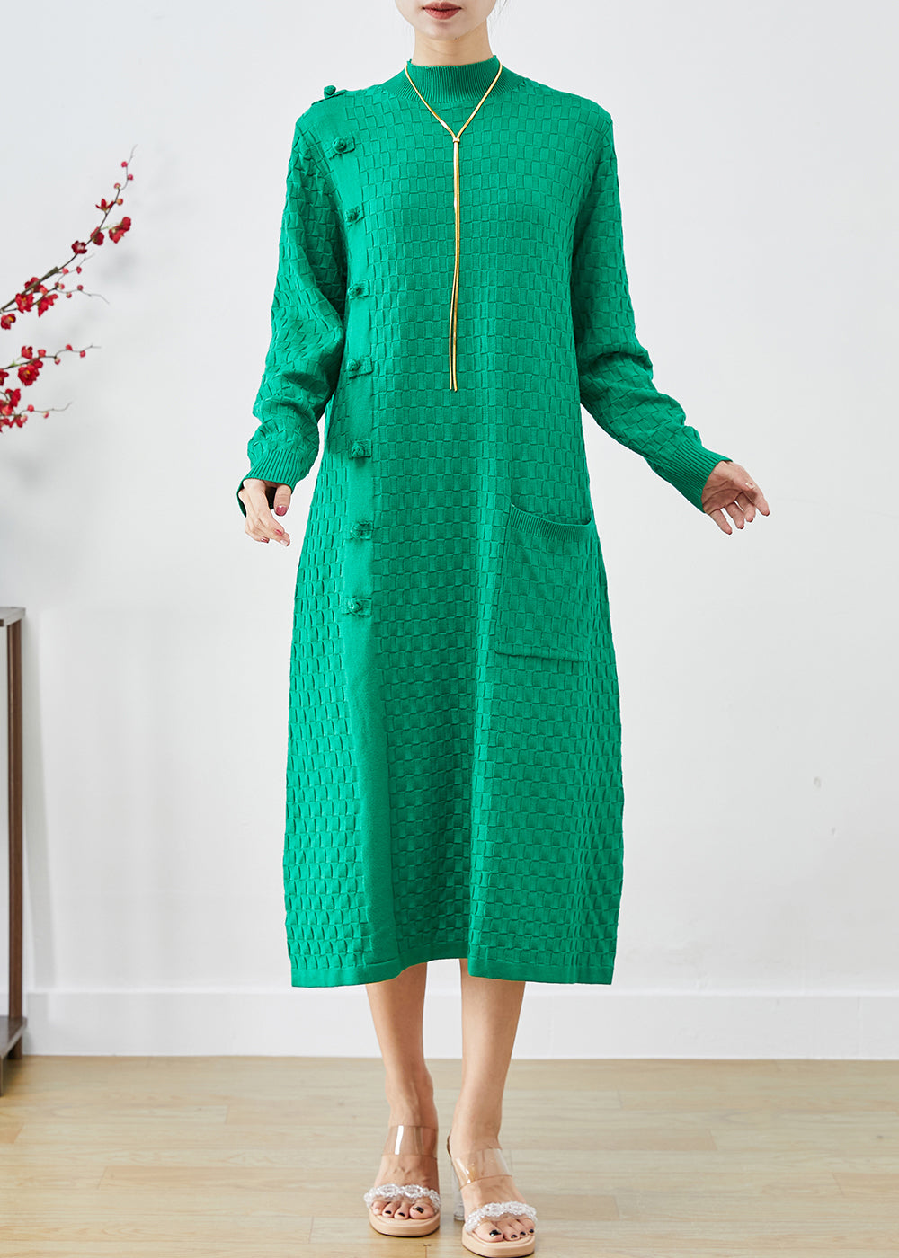 Beautifully Crafted Dress in a Classic Style