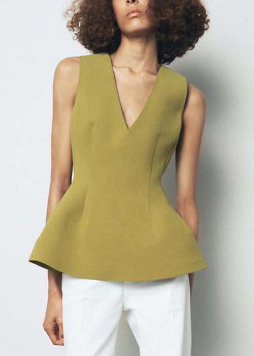 Effortlessly Elegant Top with a Timeless Design