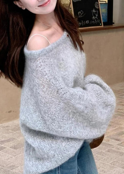 Classic Vintage Sweater with a Flattering Fit