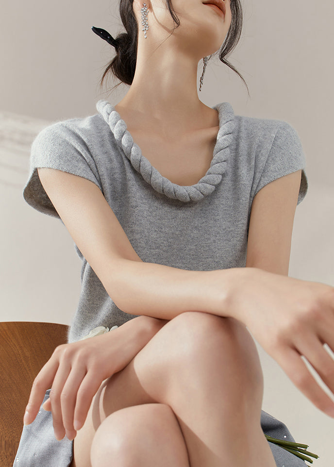 Effortlessly Elegant Sweater with a Timeless Design