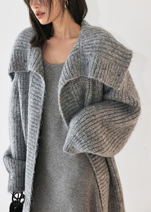 Gracefully Styled Cardigan for Any Occasion