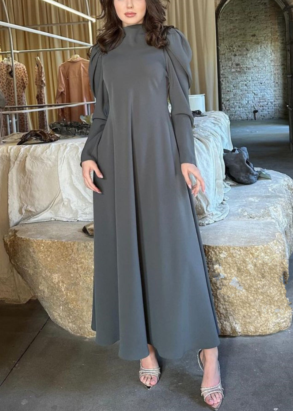 Effortlessly Elegant Dress with a Timeless Design