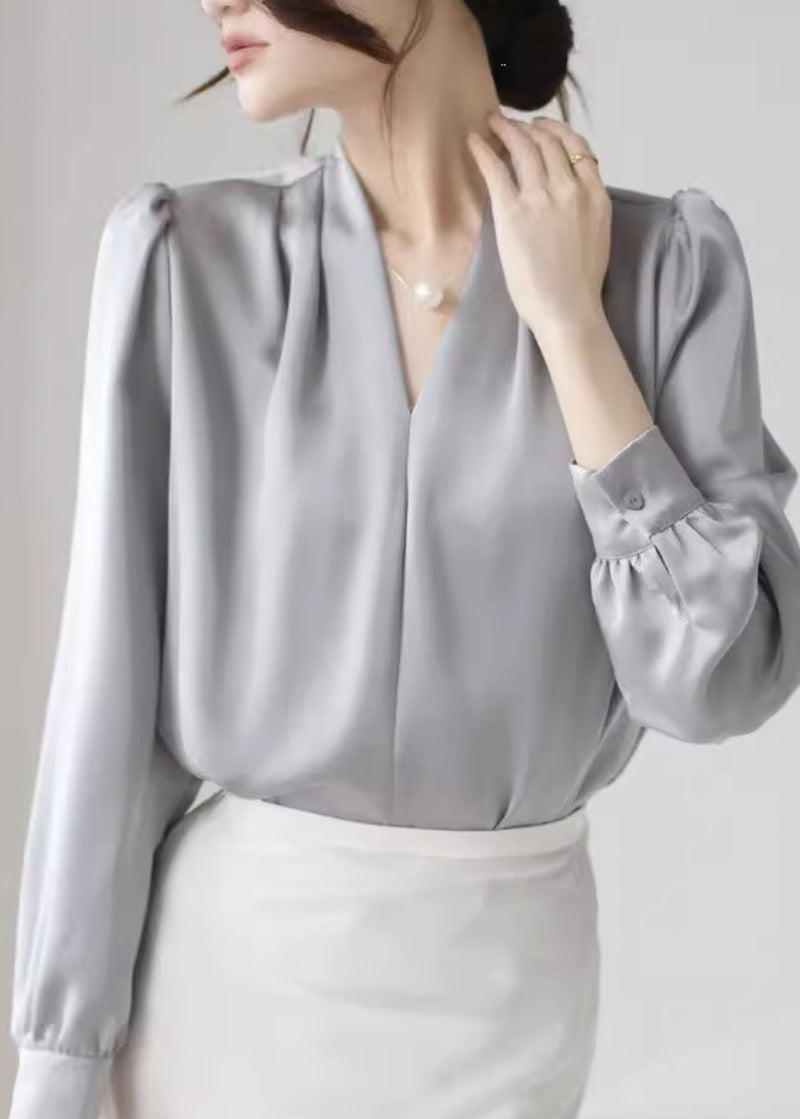 Beautifully Crafted Blouse in a Classic Style
