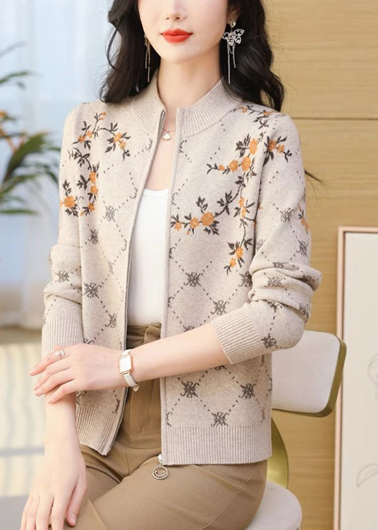 Well Tailored Cardigan with a Graceful Silhouette