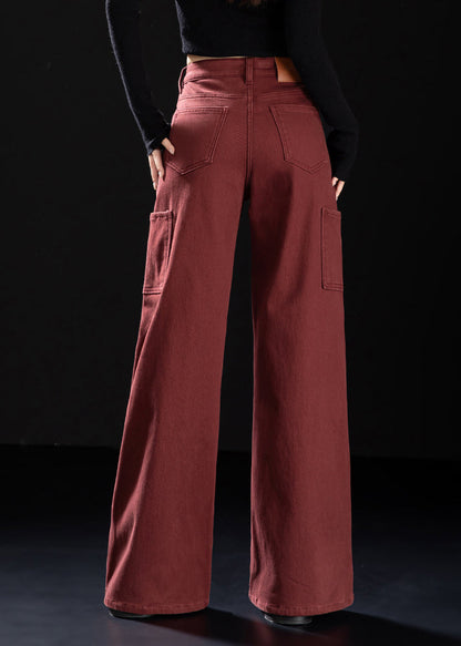 Effortlessly Elegant Pants with a Timeless Design