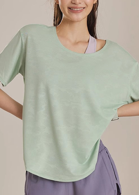 Well Tailored Top with a Graceful Silhouette