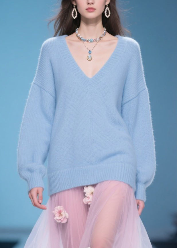 Well Tailored Sweater with a Graceful Silhouette