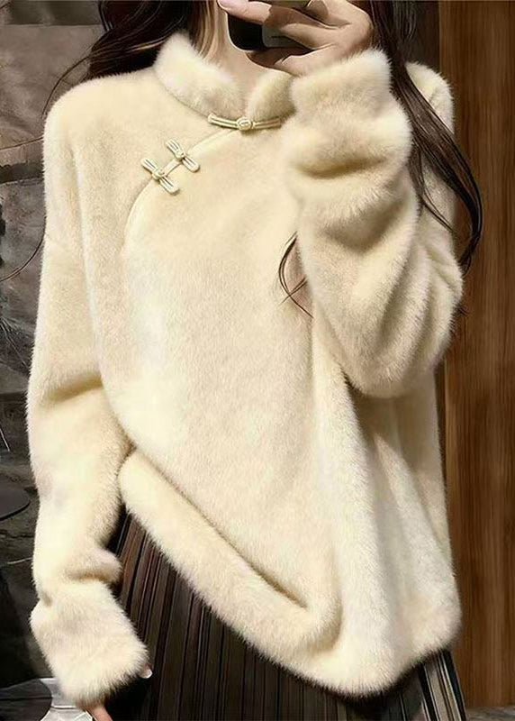 Effortlessly Elegant Sweater with a Timeless Design
