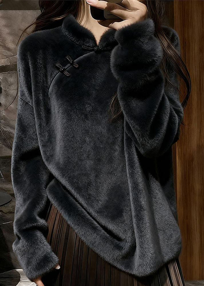 Effortlessly Elegant Sweater with a Timeless Design