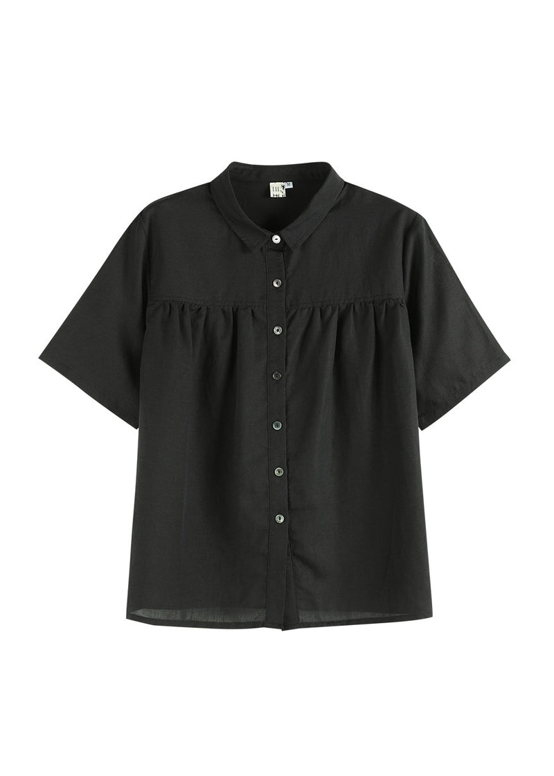 Sophisticated Blouse with a Clean Classic Look