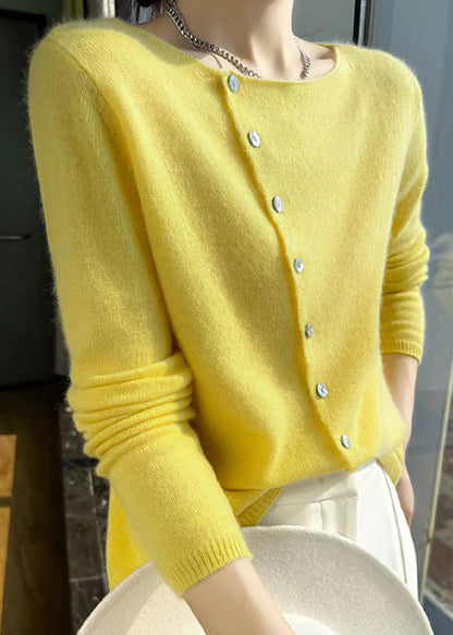 Effortlessly Elegant Sweater with a Timeless Design