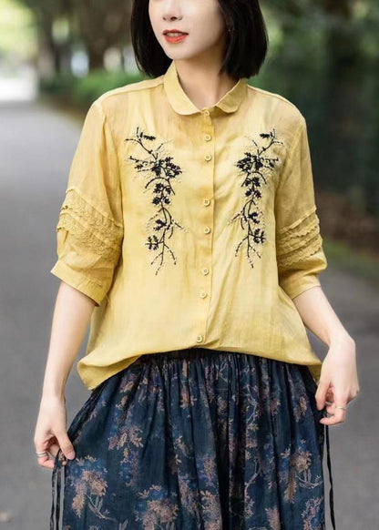 Classic Vintage Blouse with a Flattering Fit