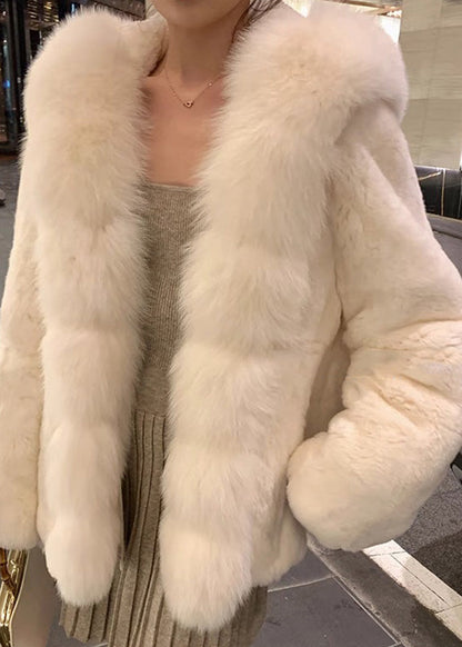 Beautifully Finished Coat in a Timeless Design