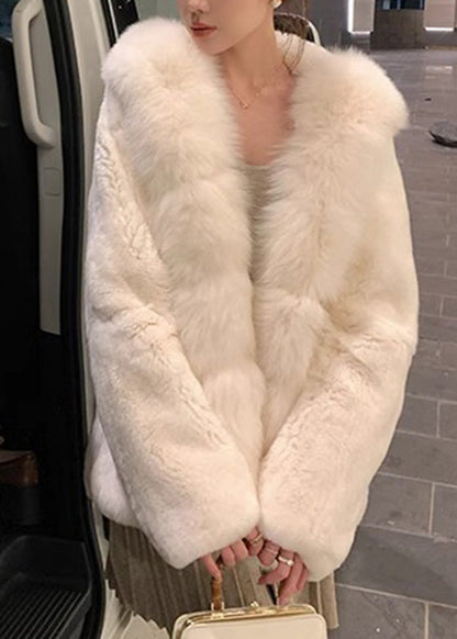 Beautifully Finished Coat in a Timeless Design