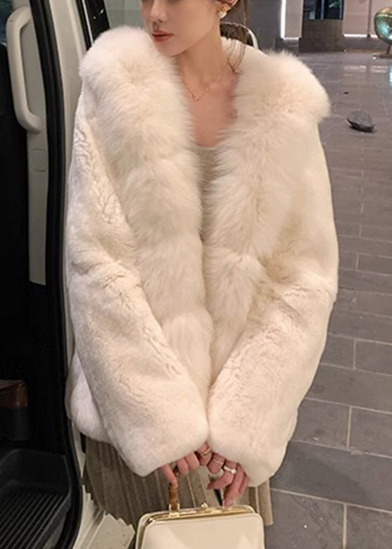Beautifully Finished Coat in a Timeless Design