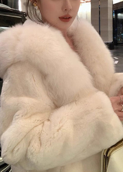 Beautifully Finished Coat in a Timeless Design