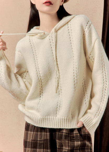 Effortlessly Elegant Sweater with a Timeless Design