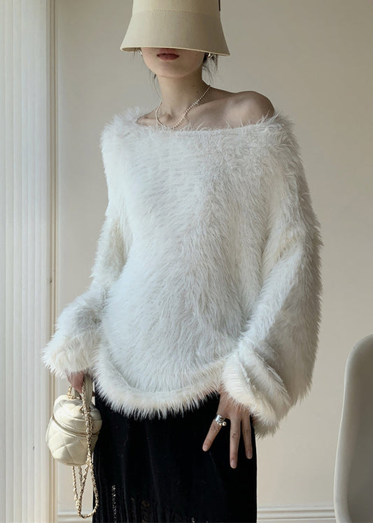 Well Tailored Sweater with a Graceful Silhouette